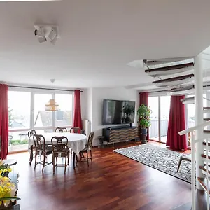 https://the-beverly-hills-of-frankfurt-in-hofheim-penthouse-or-garden.frankfurtammainhotels.com